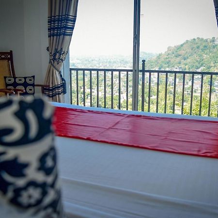 キャンディー Angel Tower Bed & Breakfast エクステリア 写真