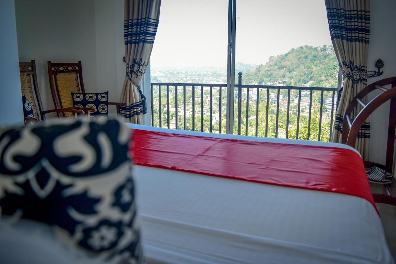 キャンディー Angel Tower Bed & Breakfast エクステリア 写真