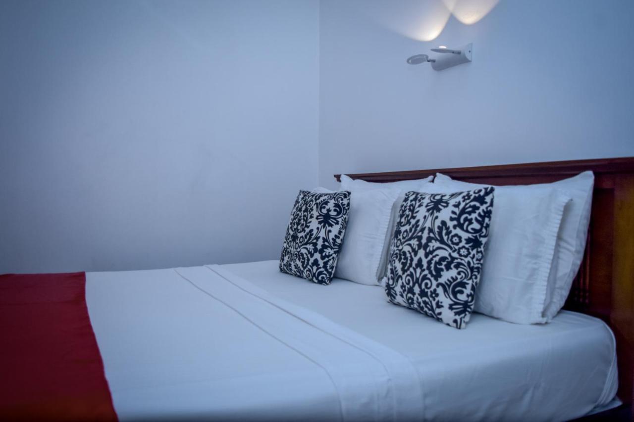 キャンディー Angel Tower Bed & Breakfast エクステリア 写真